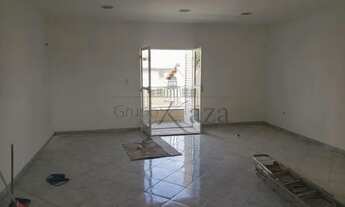 Imagem 7: Casa para aluguel e venda possui 350 metros quadrados com 2 quartos