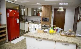 Imagem 7: Casa de condomínio sobrado para venda possui 519 metros quadrados com 4 quartos