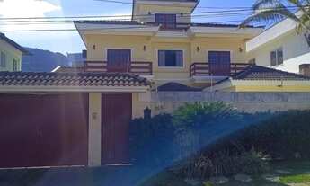 Imagem: Casa a venda c/ 5 quartos sendo 4 suítes