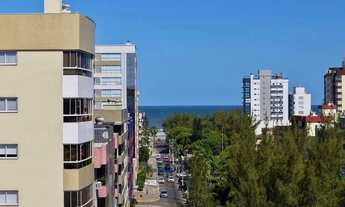 Imagem 2: Oportunidade rara de 3 quartos com terraço frente praça com 157M² - VISTA MAR!