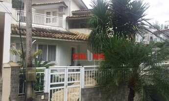 Imagem 2: Casa com 3 quartos, 260 m² - venda por R$ 890.000 ou aluguel por R$ 5.500+taxas/mês - Mari