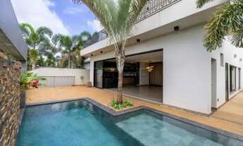 Imagem: Sobrado de alto padrão em condomínio fechado