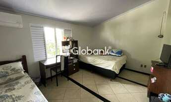 Imagem 5: Casa para Aluguel em Montes Claros - 6 Quartos, 3 Vagas, 380 m² no Bairro Melo