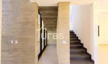 Imagem 3: Casa sobrado com 344m2 de construção, terreno de 406m2, 5 suítes, no Jardins Madri, em Goi