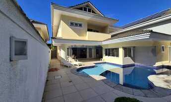 Imagem: Casa em 600 m² de terreno com 669 m² de