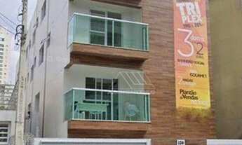 Imagem: Casa nova, triplex. Três dormitórios com