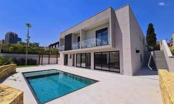 Imagem 2: ALPHAVILLE RES 2 - Moderna e elegante com muito espaço