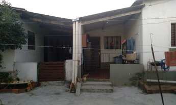 Imagem 3: Vende-se uma casa, com 2 barracos no fundo