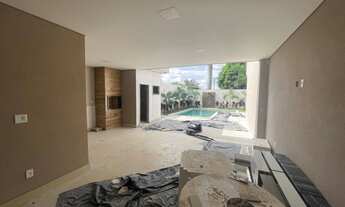 Imagem 5: Excelente casa de 4 Quartos suites Condomínio Americano novo na Arniqueiras..