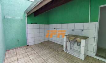 Imagem 4: Casa com 2 dormitórios para alugar, 175 m² por R$ 2.200,00/mês - Parque Santo Antônio - Ta