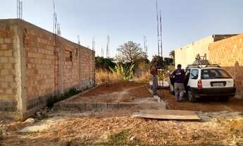 Imagem 2: Bende meio lote Terreno / lote com venda por R$80.000