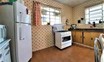 Imagem 3: Sobrado à venda no Bosque na Saúde, com 150 m2, 2 salas, 3 quartos, e cozinhas, quintal e