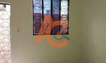 Imagem 3: Casa com dois quartos de fundos e terraço ao lado da Praça Treze