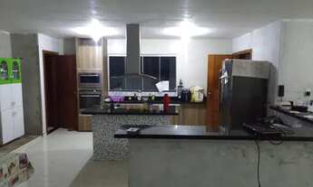 Imagem 4: Casa para venda possui 500 metros quadrados com 3 quartos