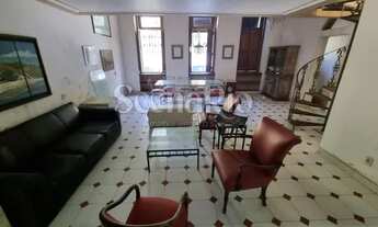 Imagem 2: ScenaRio Imóveis Vende Casa em área nobre