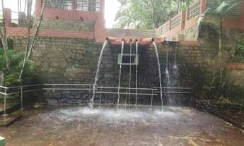 Imagem 4: Casa de condomínio para aluguel tem 230 metros quadrados com 4 quartos