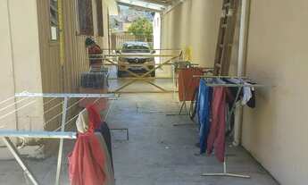 Imagem 2: Quarto mobiliado com internet