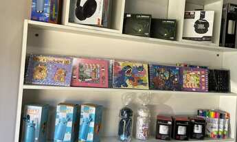 Imagem 3: Loja de celular fechada para comprar e trabalhar com tudo necessário para trabalhar