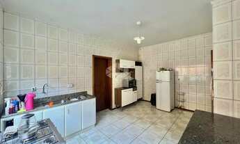 Imagem 5: Casa Ampla à Venda - 3 Dormitórios, Excelente Localização e Valor Atrativo!