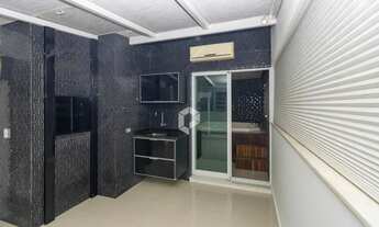 Imagem 4: Uma jacuzzi para curtir o verão e o inverno