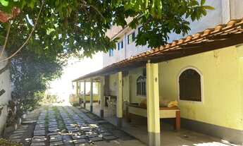 Imagem 4: Casarão em Rio das ostras e 2 ap em cima e 2 lojas na frente