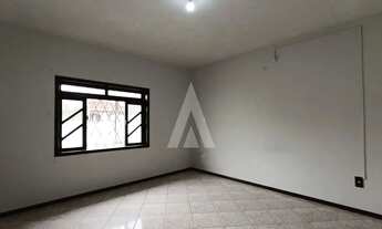 Imagem 7: Casa localizada no bairro Aventureiro, composta por dois quartos, varanda e uma vaga de ga