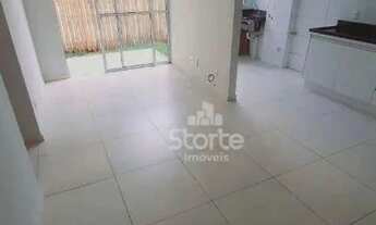 Imagem: Apartamento térreo com área externa e