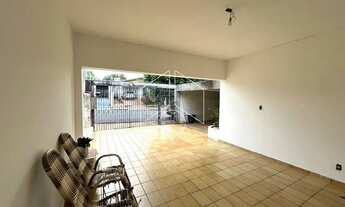 Imagem: Casa central com 3 dormitórios (1 suíte)