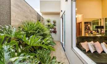 Imagem 7: Casa Espetacular de Alto Padrão no Quinta do Lago - 3 Suítes, Gourmet Completa e Piscina!