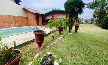 Imagem: CASA com 4 DORM. E PISCINA, no centro de