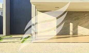 Imagem: Casa com piscina à venda no condomínio