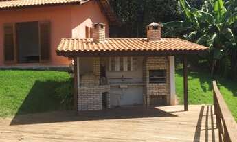 Imagem 2: Casa de condomínio para aluguel possui 210 metros quadrados com 4 quartos