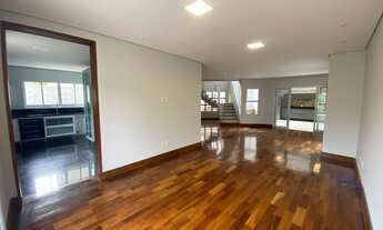 Imagem 4: Casa para aluguel possui 300 metros quadrados com 3 quartos sendo 3 suítes, vaga 4 carros