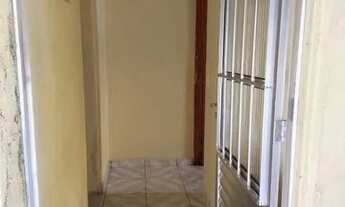 Imagem 5: Casa com 3 cômodos e 1 banheiro. 700,00