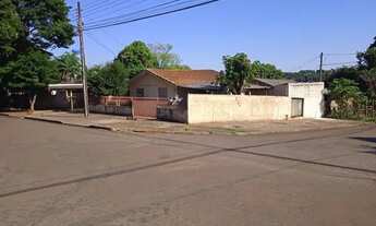 Imagem: TERRENO DE ESQUINA COM CASA