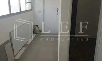 Imagem: Apresentamos um elegante apartamento clássico