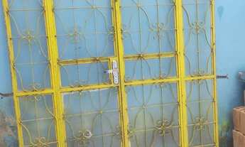 Imagem 5: Porta de ferro Casa com 1 dormitório