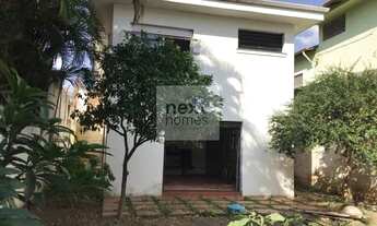 Imagem: Casa isolada com 4 dormitórios e 4 vagas