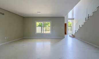 Imagem 5: Linda Casa de 3 quartos sendo 1 suíte, com design Moderno e Sozinha no Terreno, no Bairro