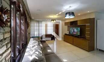 Imagem 3: Casa à Venda - Ouro Preto, 4 Quartos, 241 m2