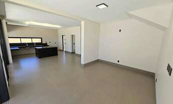 Imagem 7: Sobrado para venda possui 288 metros quadrados com 4 quartos em Jardins França - Goiânia