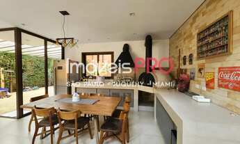 Imagem 2: Casa a venda mobiliada na Vila Madalena com 450m2, 6 dorms e 3 suites com lazer e jardim