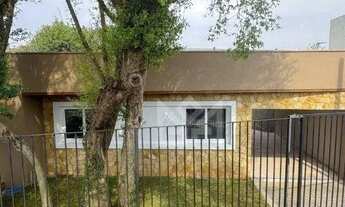 Imagem 2: Casa térrea com 3 dormitórios e amplo pátio em bairro tranquilo de Gravataí