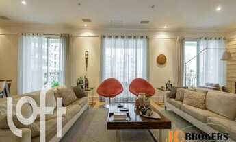 Imagem 2: Apartamento com 311m², 4 suítes, lareira, dependência completa de empregada, 6 vagas