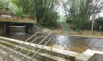 Imagem 6: Casa de condomínio para aluguel tem 230 metros quadrados com 4 quartos