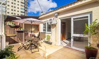 Imagem 2: Cobertura para venda possui 93 metros quadrados com 2 quartos em Petrópolis - Porto Alegre