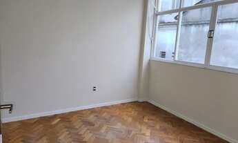 Imagem 3: Apartamento para aluguel possui 58 metros quadrados com 2 quartos em Botafogo - Rio de Jan
