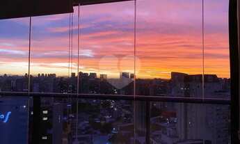 Imagem 3: Venda - Entre Itaim e Vila Nova Conceição - Reformadíssimo - 2 suítes - 2 vagas