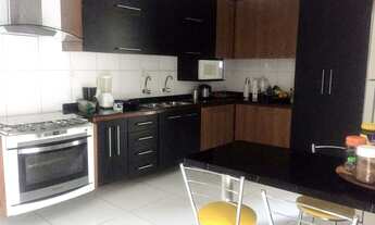 Imagem 2: Casa no Médici Casa com 3 dormitórios