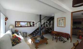 Imagem 5: Ampla casa contemporânea com jardim e 4 suítes à Vende na Ilha de Paquetá / Rio de Janeiro